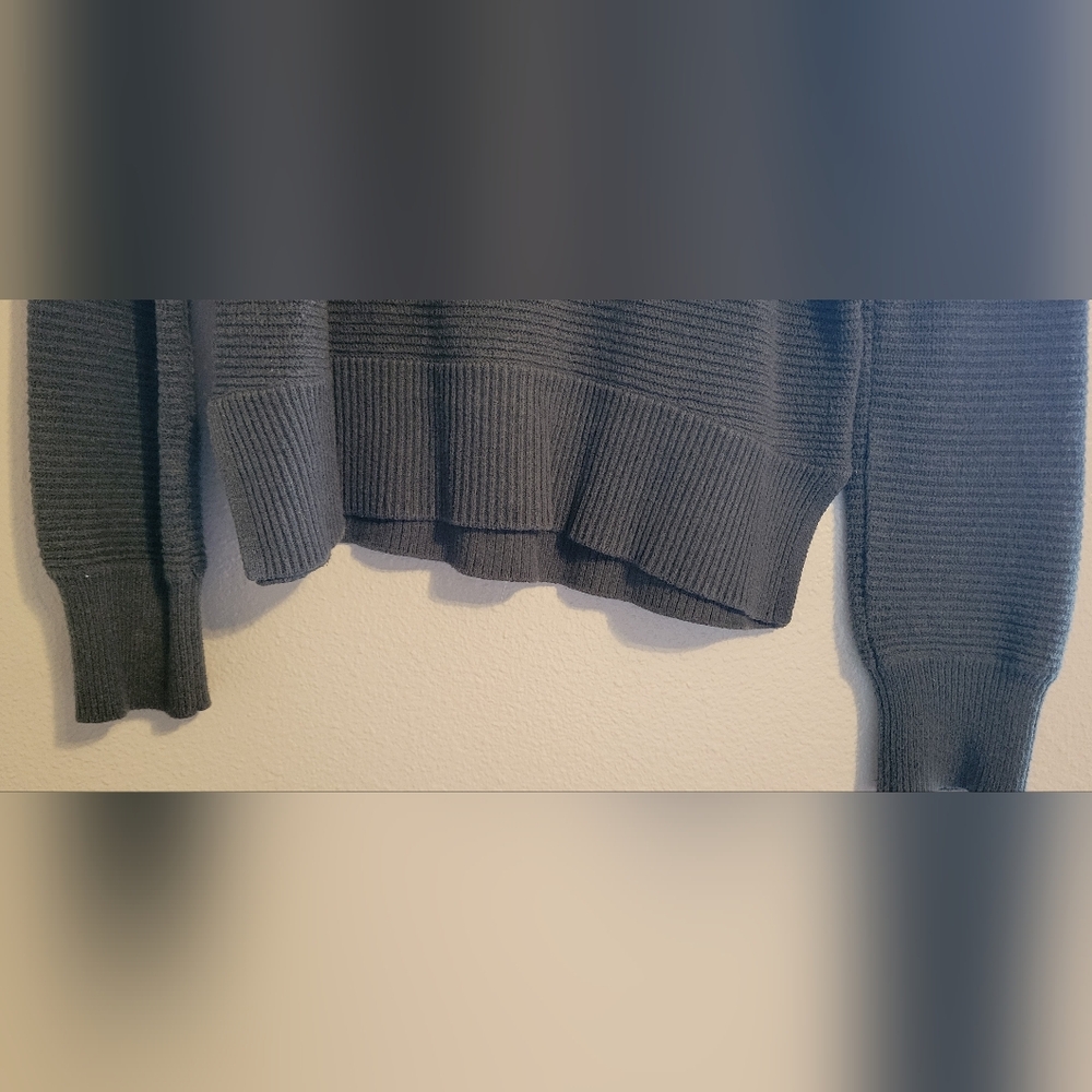 Women's Ribbed Sweater - Picture 6 of 10